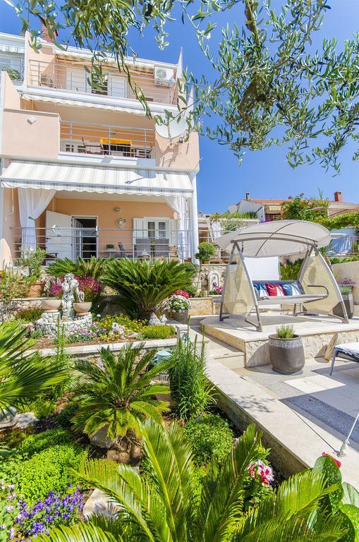 Apartments Nives Trogir Ngoại thất bức ảnh