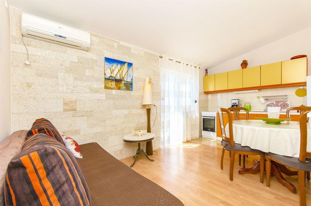 Apartments Nives Trogir Ngoại thất bức ảnh