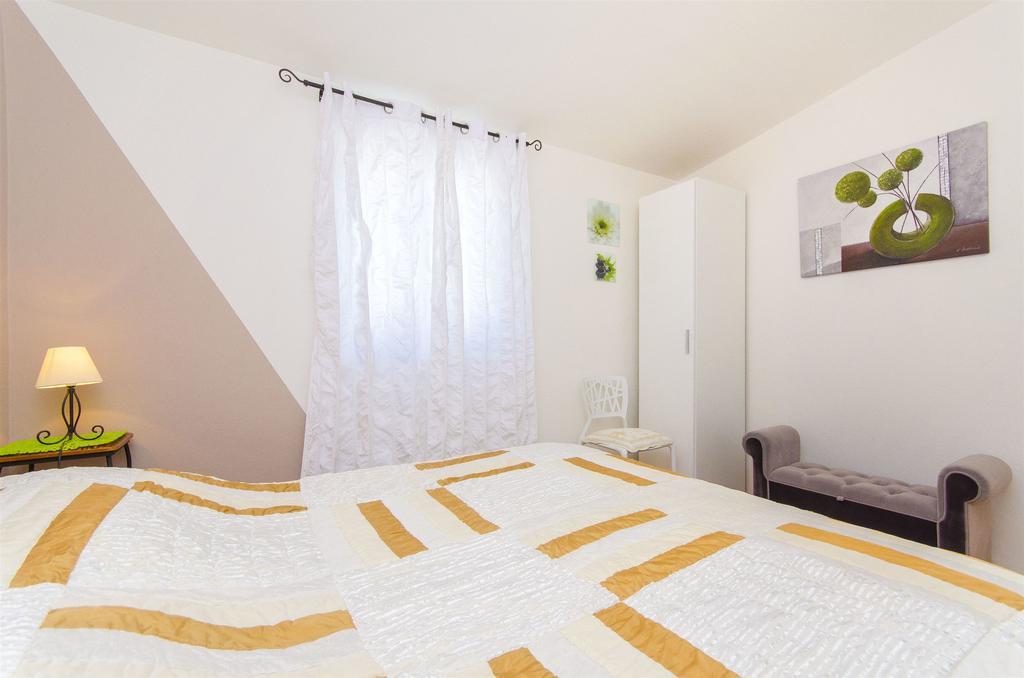 Apartments Nives Trogir Ngoại thất bức ảnh